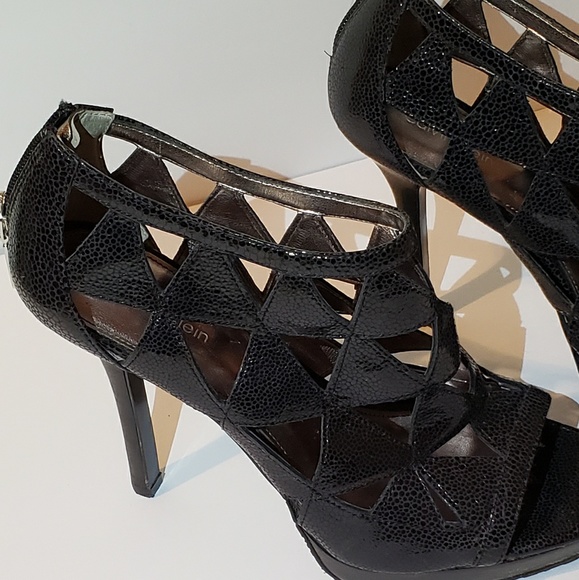 Sexy Ladies sz 8M Calvin Klein Black Heels - Picture 5 of 8